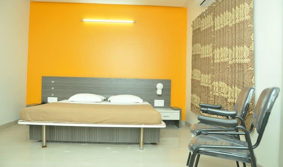 Sandesh Resort Wai Экстерьер фото