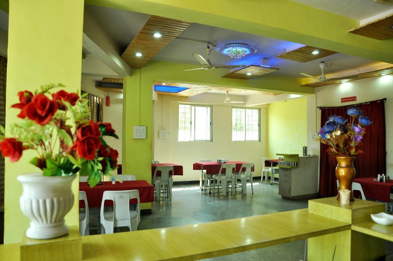 Sandesh Resort Wai Экстерьер фото